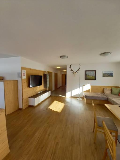 Grosszuegiges Apartment Georg Mayrhofen Barrierefrei Hollenzen Екстериор снимка