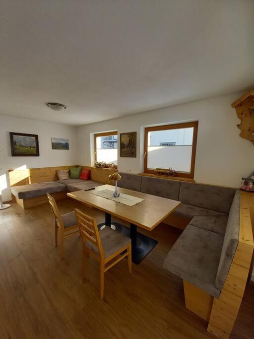 Grosszuegiges Apartment Georg Mayrhofen Barrierefrei Hollenzen Екстериор снимка