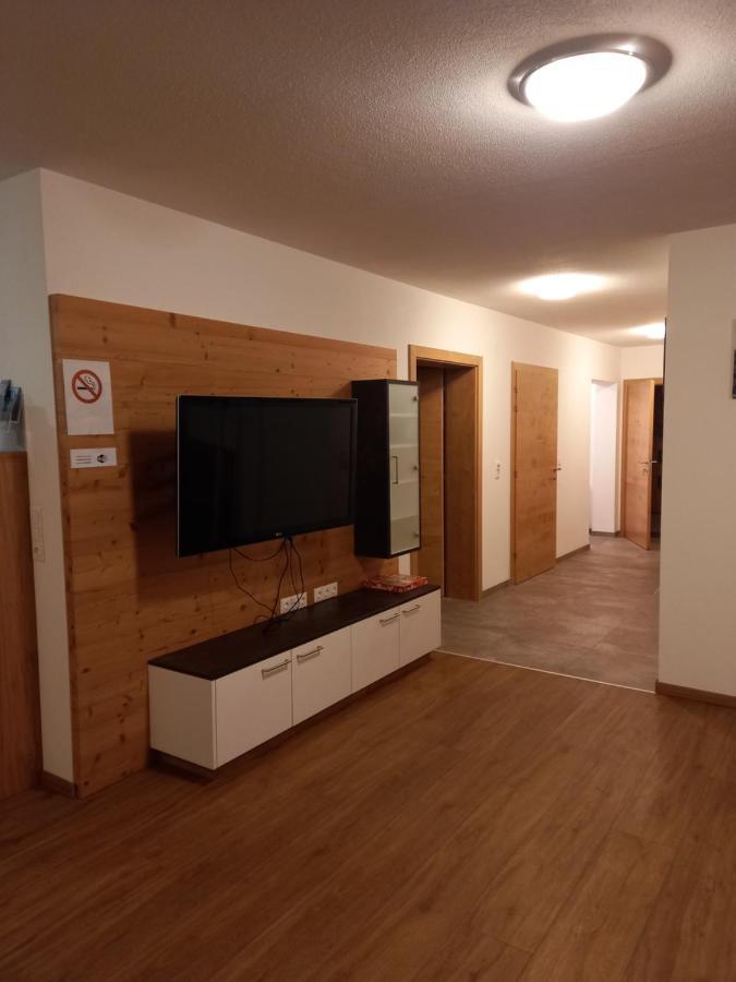 Grosszuegiges Apartment Georg Mayrhofen Barrierefrei Hollenzen Екстериор снимка