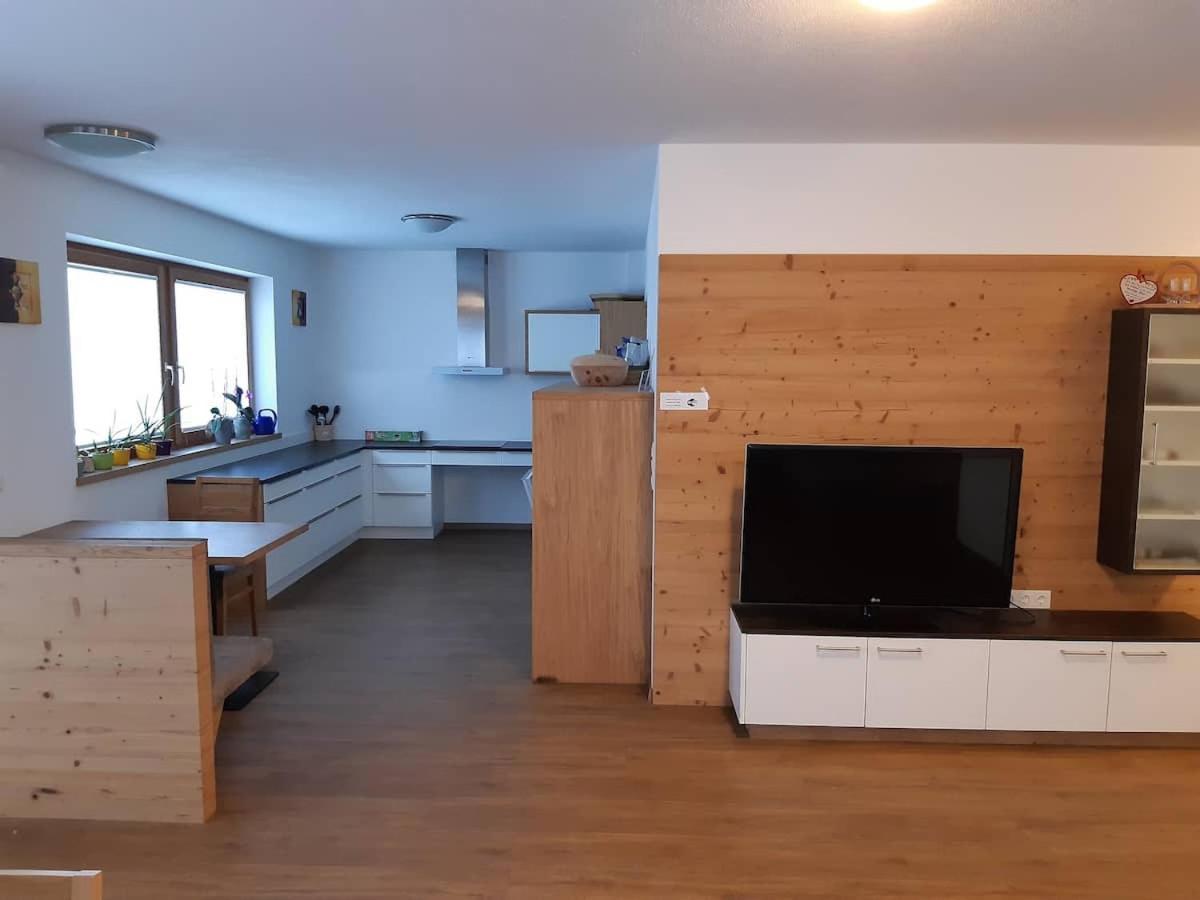 Grosszuegiges Apartment Georg Mayrhofen Barrierefrei Hollenzen Екстериор снимка