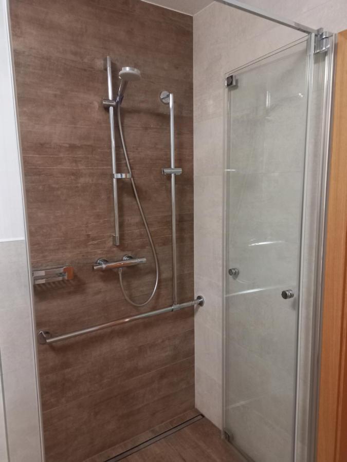 Grosszuegiges Apartment Georg Mayrhofen Barrierefrei Hollenzen Екстериор снимка