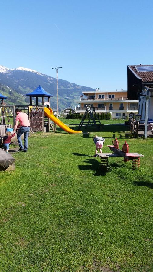 Grosszuegiges Apartment Georg Mayrhofen Barrierefrei Hollenzen Екстериор снимка